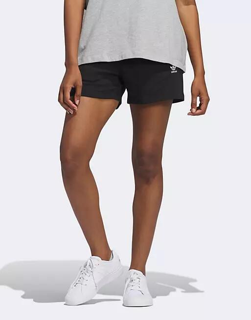 adidas Originals Essentials shorts in black Cover