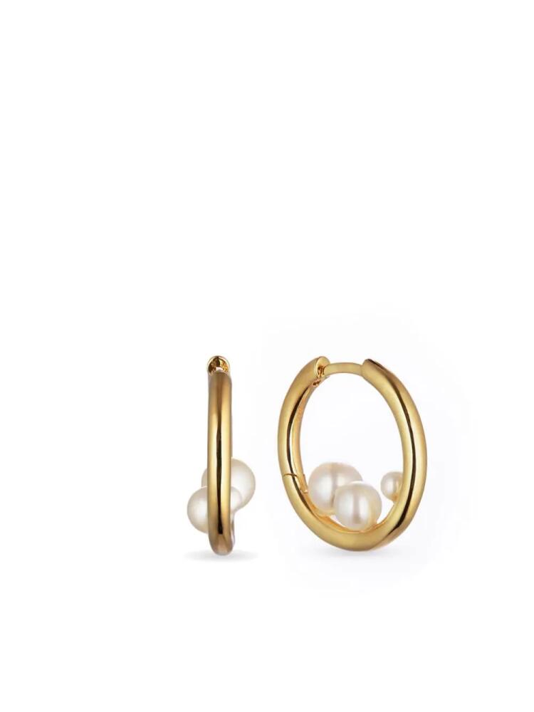 Otiumberg Trio Pearl hoop earrings - Gold Cover