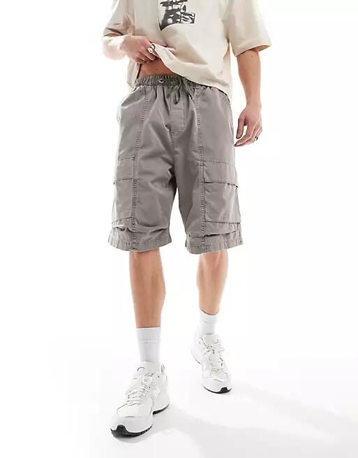 Pull & Bear wide leg washed cargo shorts in gray Cover