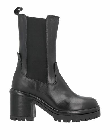 Paola Ferri Woman Ankle boots Black Soft Leather Cover