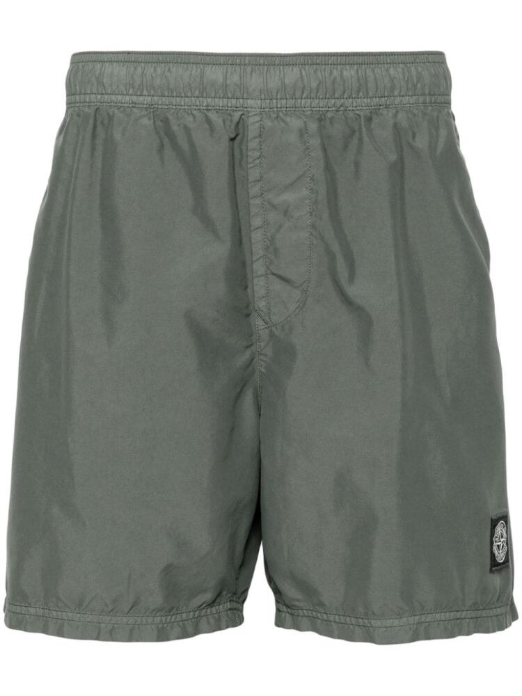 Stone Island Compass-appliqué elasticated-waist shorts - Green Cover