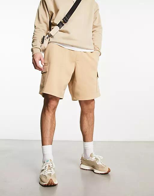 New Look cargo jersey shorts in stone-Neutral Cover