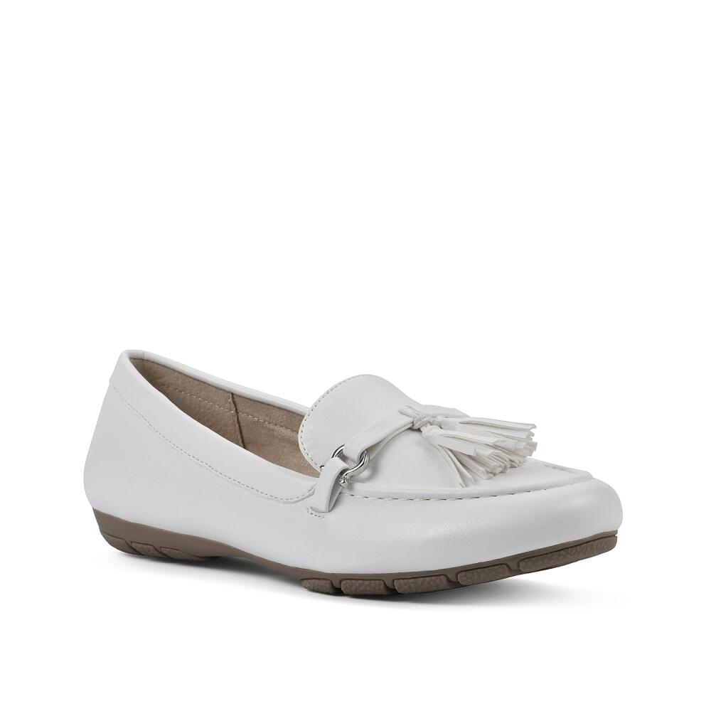 Cliffs by White Mountain Gush Driving Loafer | Women's | White Cover