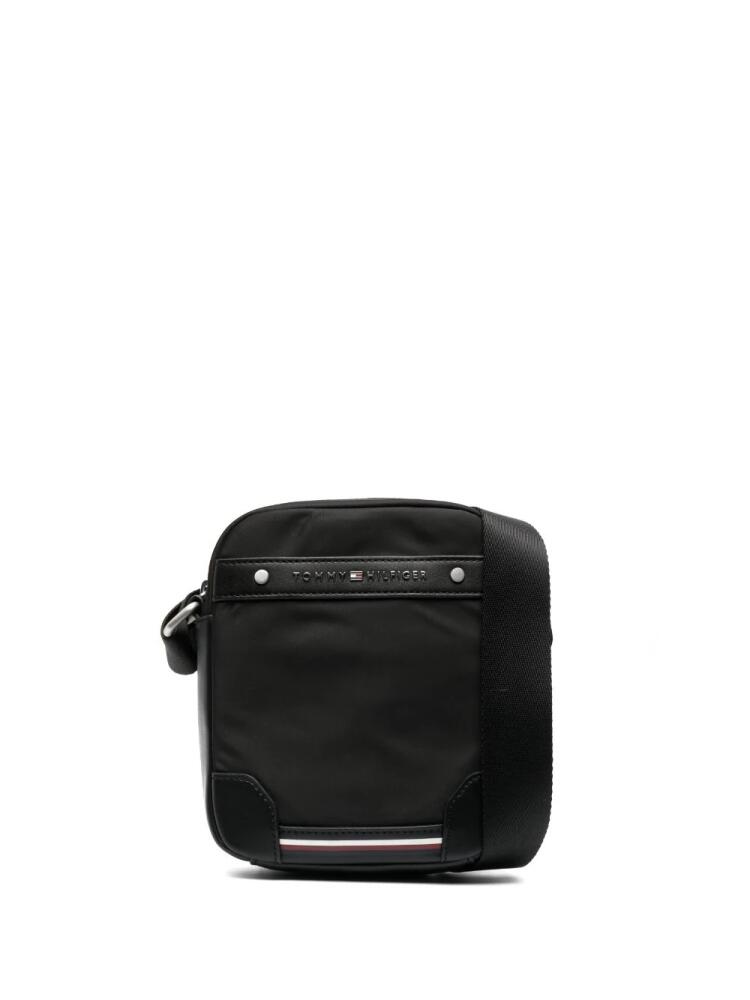 Tommy Hilfiger Central Repreve Mini messenger bag - Black Cover