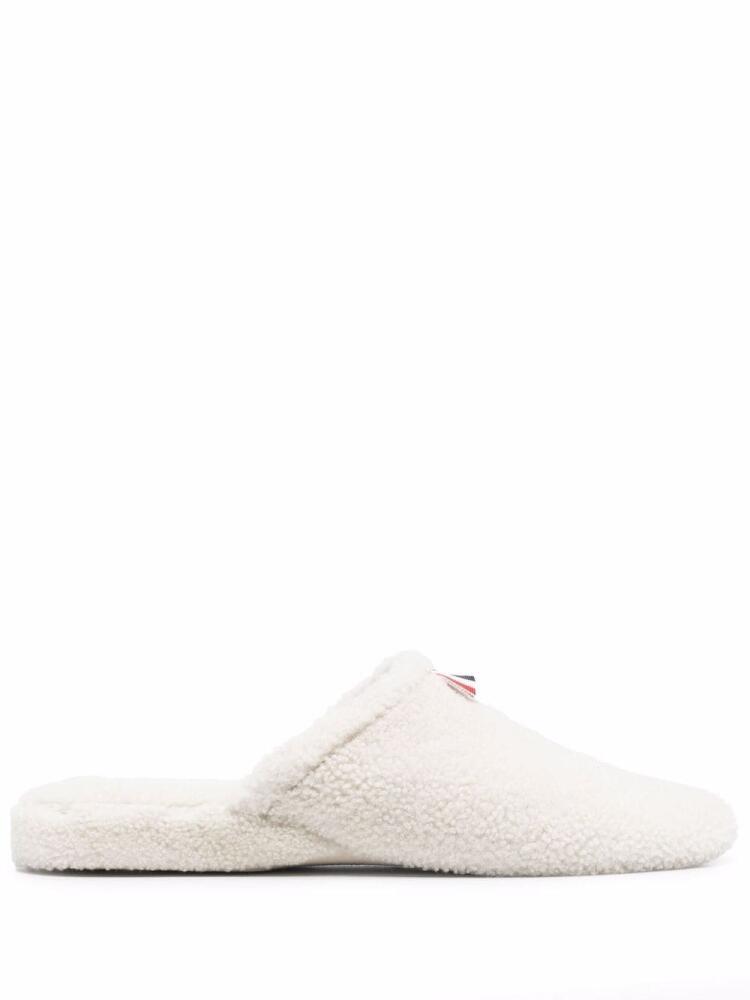 Thom Browne RWB-tab shearling slippers - White Cover