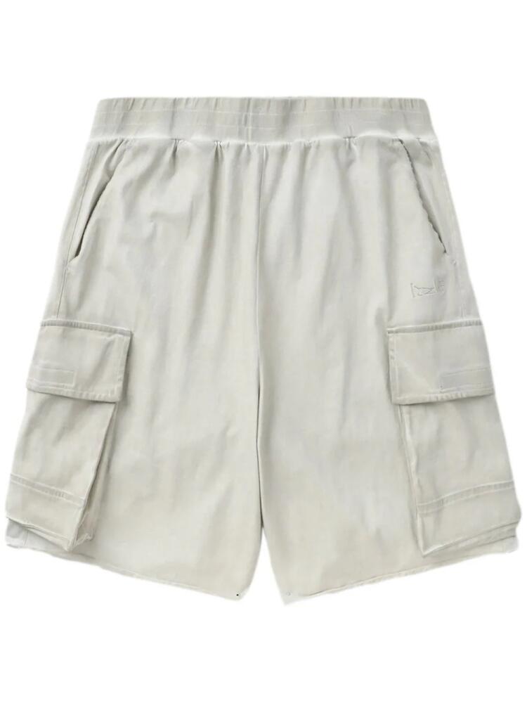 izzue cold-dye cotton cargo shorts - Neutrals Cover