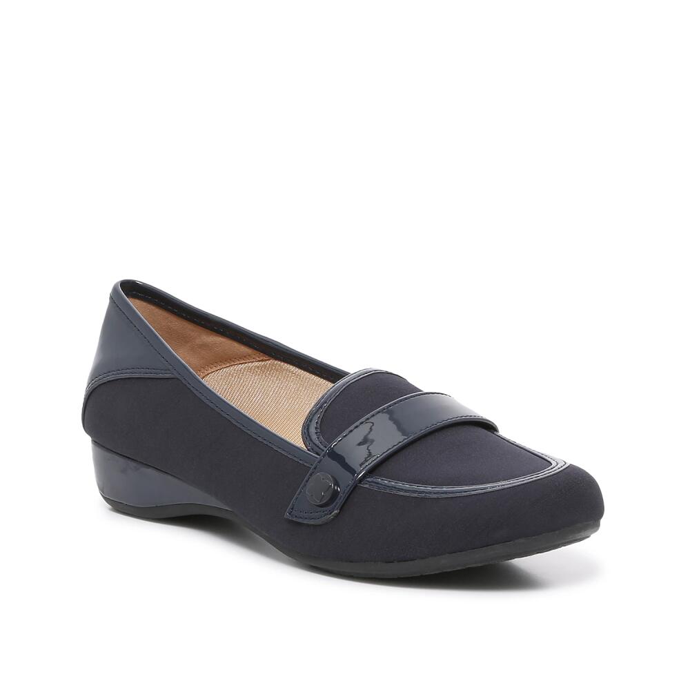 Kelly & Katie Danic Loafer | Women's | Navy Cover