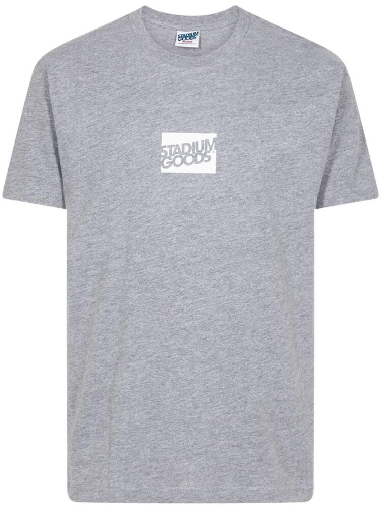 STADIUM GOODS® Boxed Tilt logo "Heather Grey" T-shirt Cover