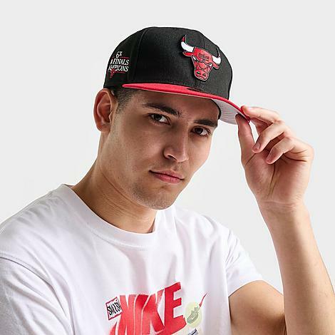 New Era Chicago Bulls NBA 59FIFTY Fitted Hat in Black/Black Cover