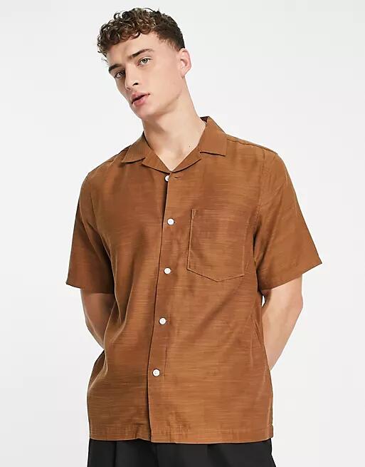 Weekday chill short sleeve shirt in brown Cover