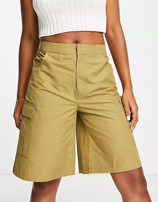 Weekday long line cargo shorts in khaki-Green Cover