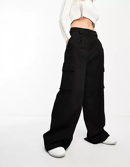 ASOS DESIGN tailored cargo pants in black Cover