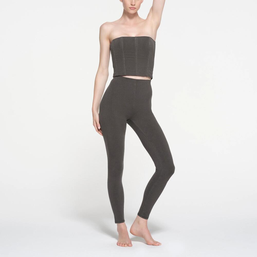 SKIMS High-Waisted Legging | Black | Medium | Outdoor Cover