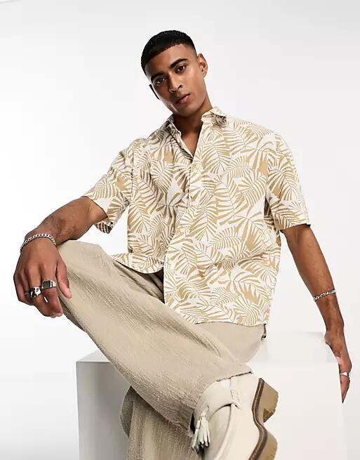 Selected Homme short sleeve linen shirt in white with palm print Cover