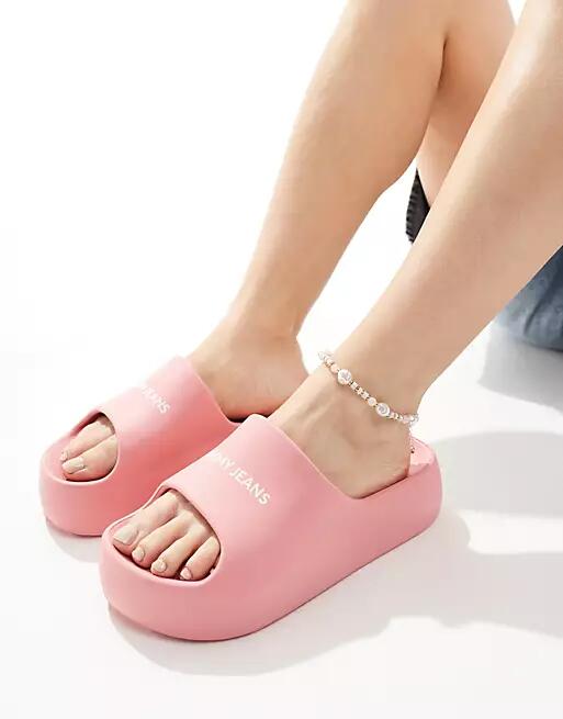 Tommy Jeans chunky flatform slides in pink Cover