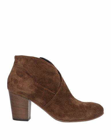 Oroscuro Woman Ankle boots Brown Soft Leather Cover