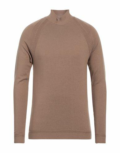 Lucques Man Turtleneck Camel Merino Wool Cover