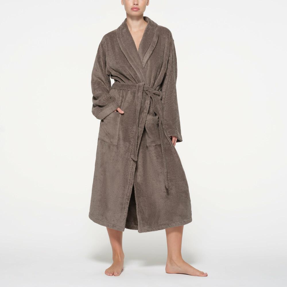 SKIMS Terry Long Robe | Medium Neutral | Getting Ready Accessories Cover