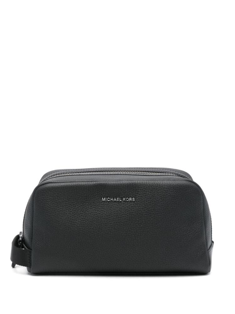 Michael Kors logo-lettering wash bag - Black Cover