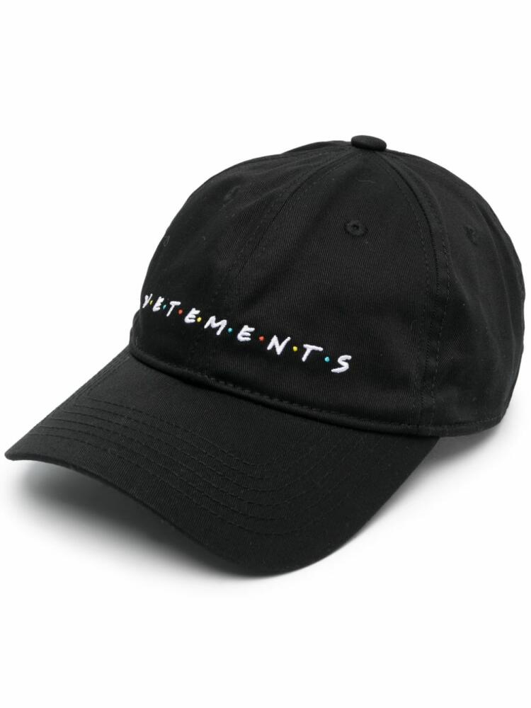 VETEMENTS Friendly logo-embroidered baseball cap - Black Cover