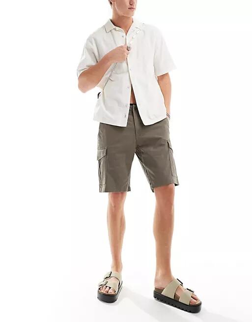 Jack & Jones cargo shorts in brown Cover