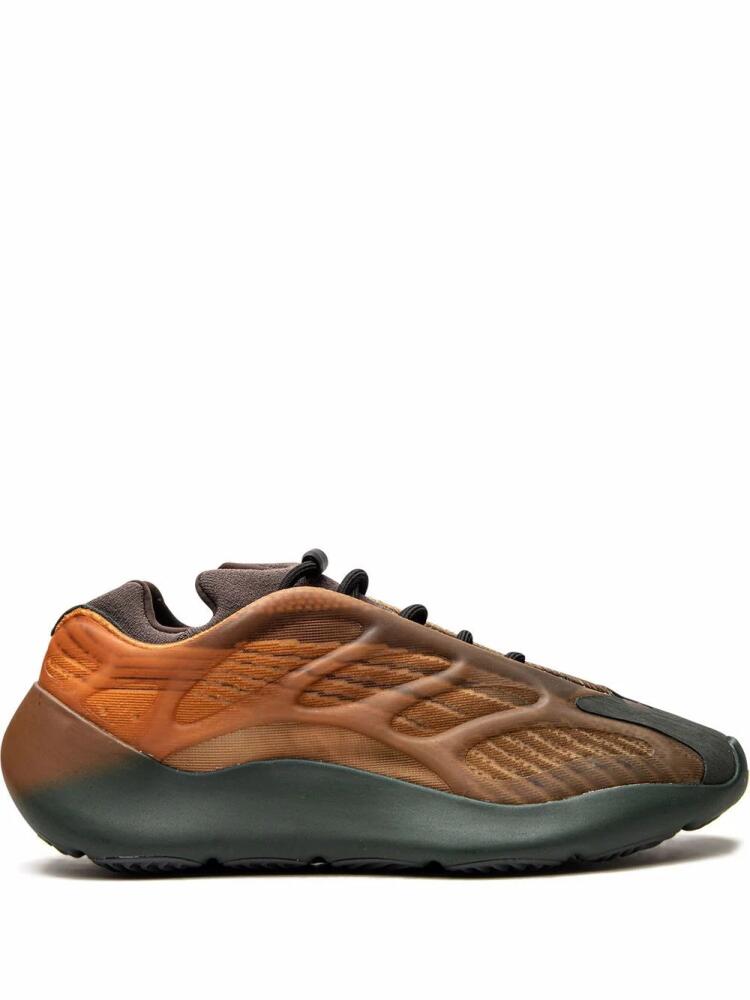 adidas Yeezy YEEZY 700 V3 "Copper Fade" sneakers - Brown Cover