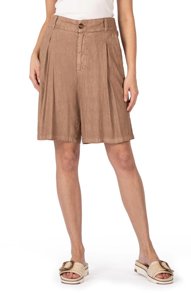 KUT from the Kloth Pleated Linen Blend Shorts in Chocolate Cover