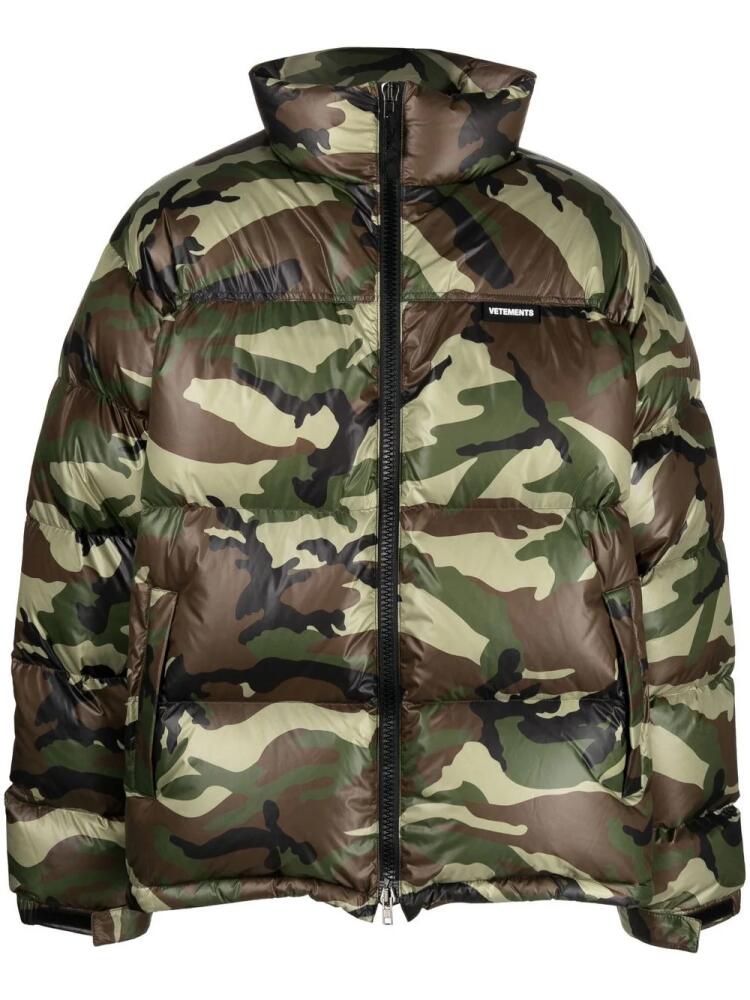 VETEMENTS camouflage-print padded jacket - Green Cover