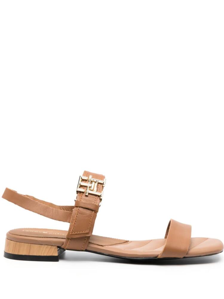 Tommy Hilfiger logo-buckle leather sandals - Brown Cover