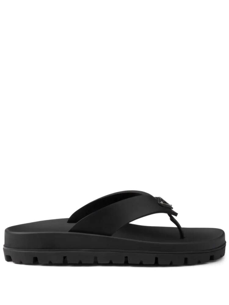 Prada triangle-logo flip flops - Black Cover