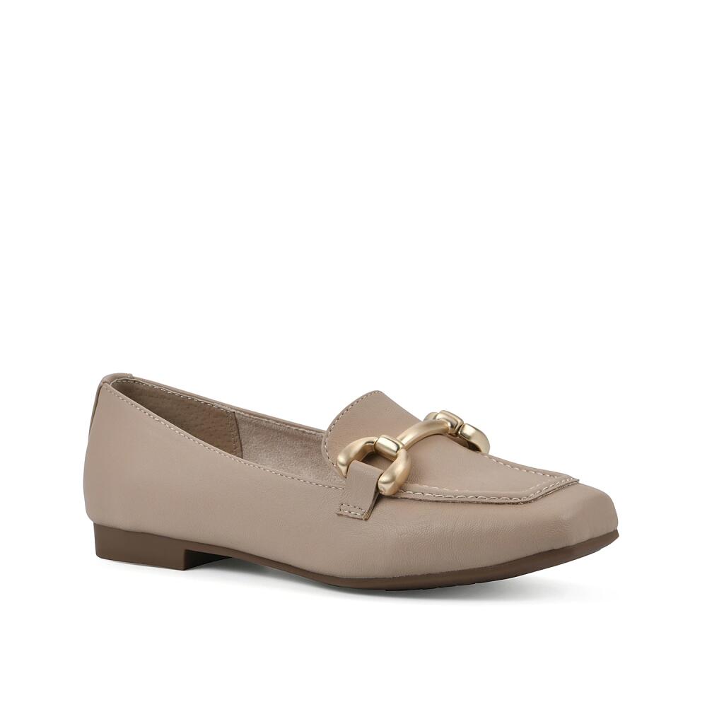 Cliffs by White Mountain Bestow Loafer | Women's | Smooth Natural Cover