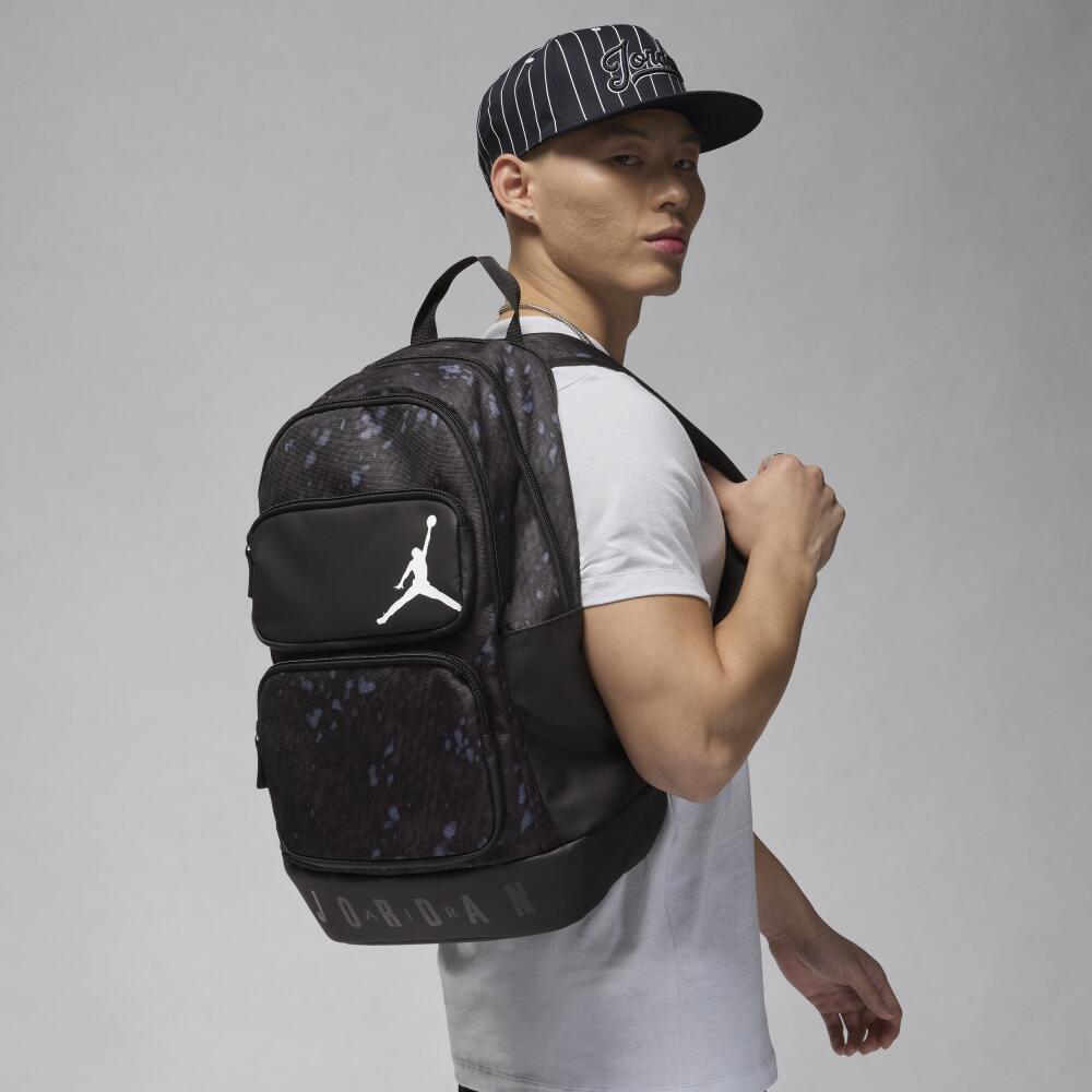 Jordan Essentials Backpack (28.75L) in Black Cover