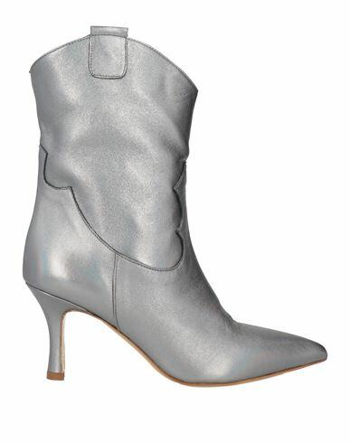 Ninni Woman Ankle boots Silver Soft Leather Cover