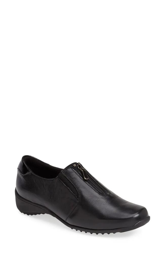 Munro Berkley Sneaker in Black Leather Cover