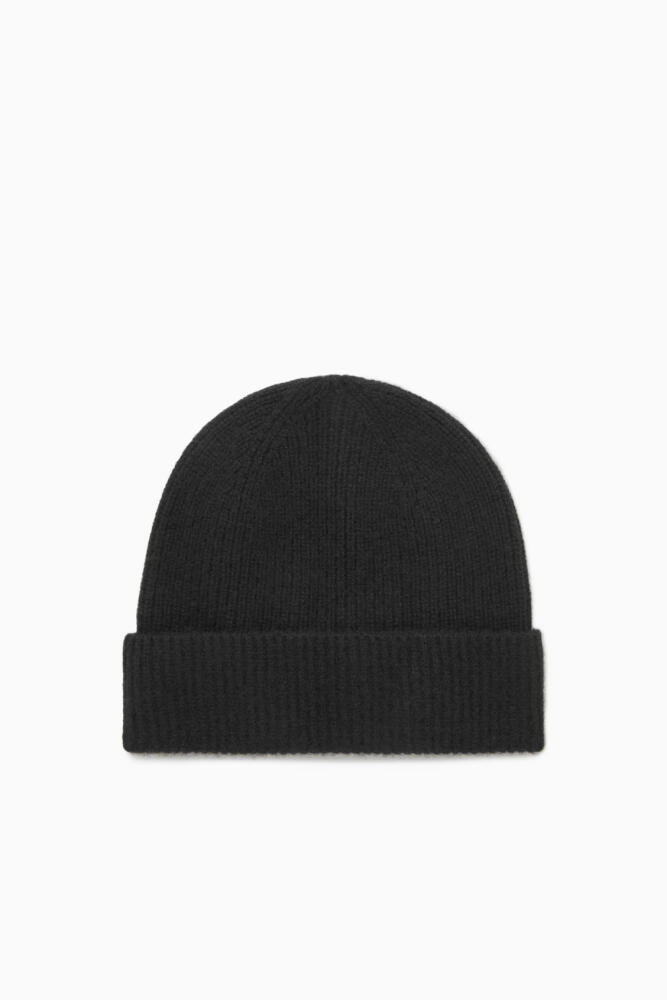 COS RIBBED WOOL AND CASHMERE BEANIE Cover