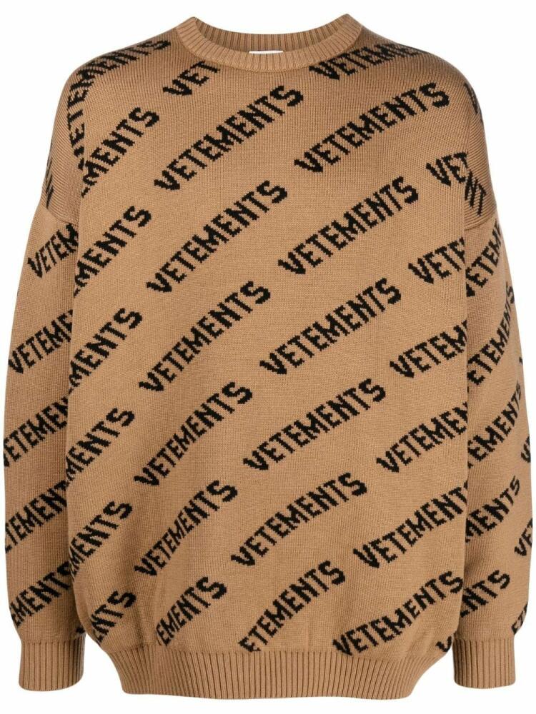 VETEMENTS logo-print intarsia-knit jumper - Brown Cover