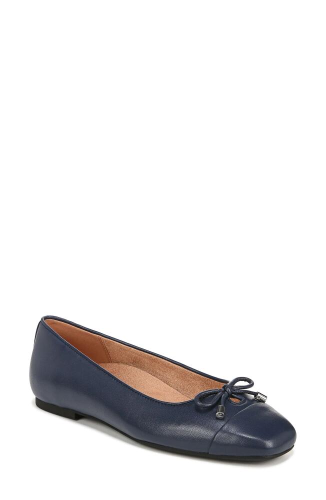 Vionic Klara Cap Toe Flat in Navy Cover