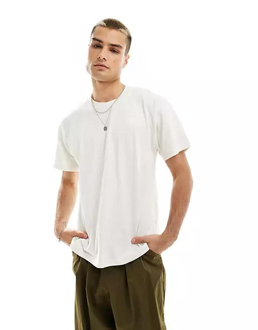 The North Face Evolution Box Fit T-shirt in white Cover