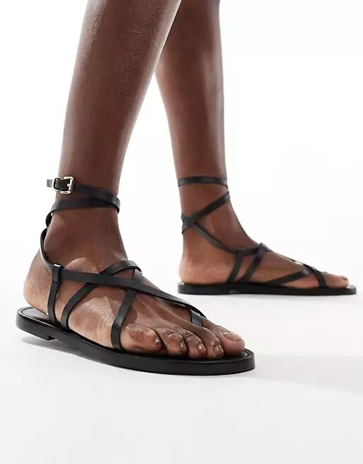 Stradivarius leather strappy sandals in black Cover