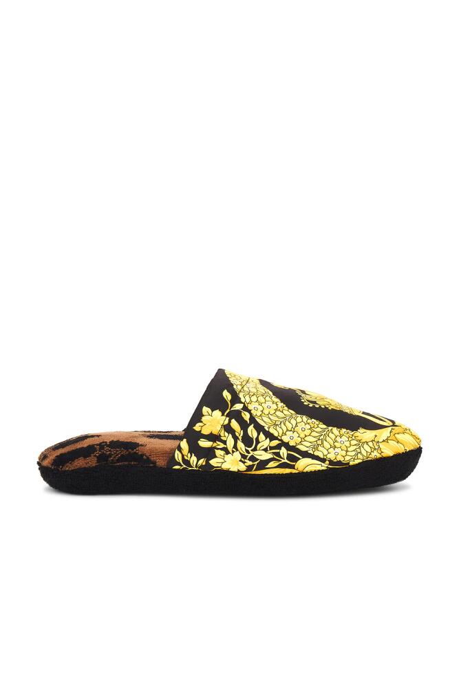 VERSACE Bath Slippers in Yellow Cover