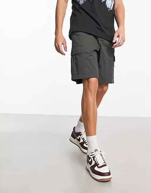 Farah Mayhew twill cargo shorts in black Cover