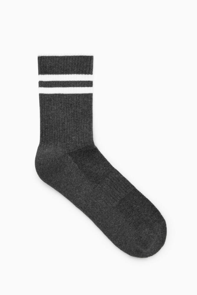 COS STRIPED SPORTS SOCKS Cover