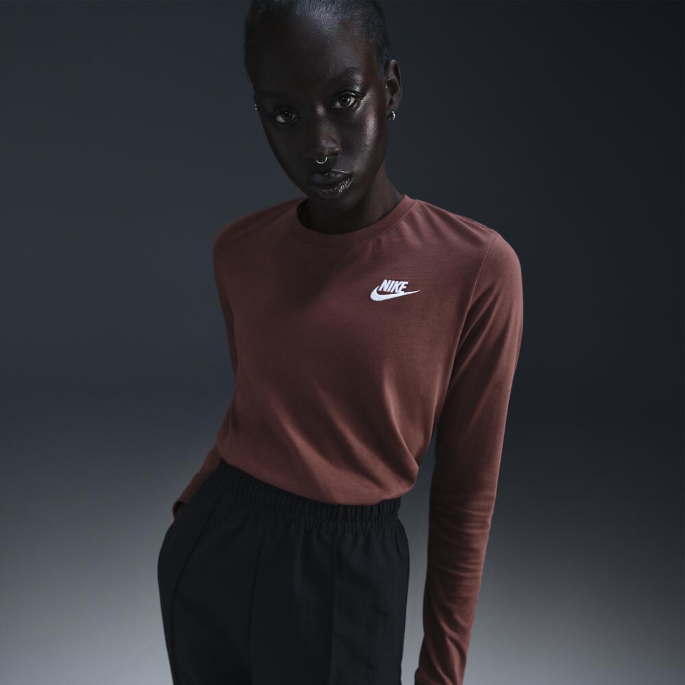 Women's Nike Sportswear Club Long-Sleeve T-Shirt in Brown Cover