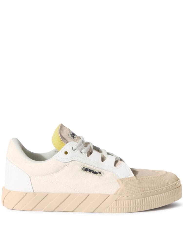 Off-White Vulcanized 779 sneakers Cover