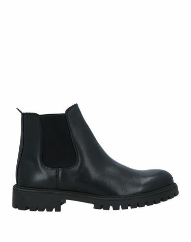 Bottega Marchigiana Man Ankle boots Black Calfskin Cover