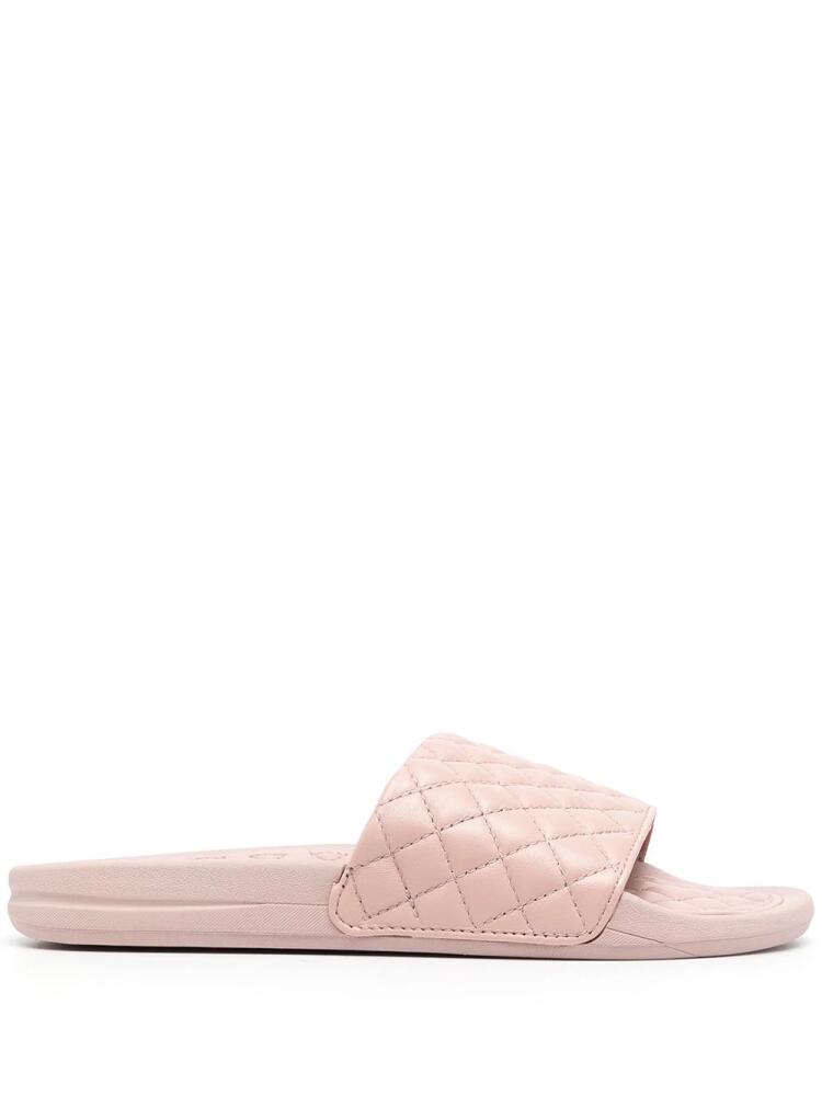 APL: ATHLETIC PROPULSION LABS Lusso quilted slides - Pink Cover