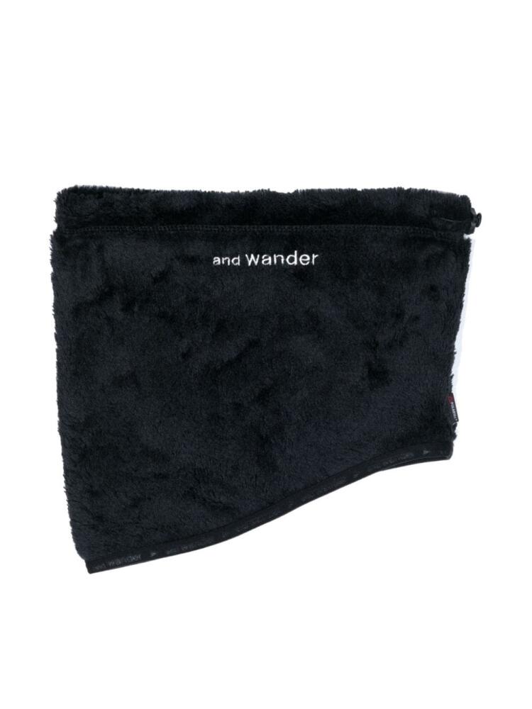 and Wander logo-embroidered fleece neck warmer - Black Cover