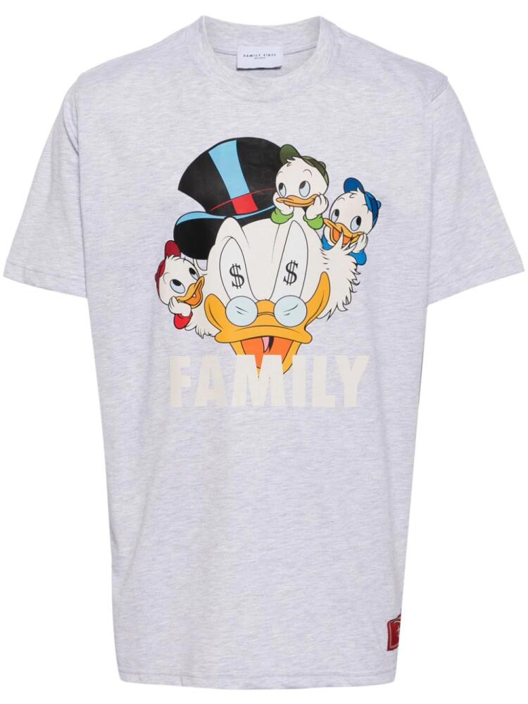 Family First Family graphic-print cotton T-shirt - Grey Cover