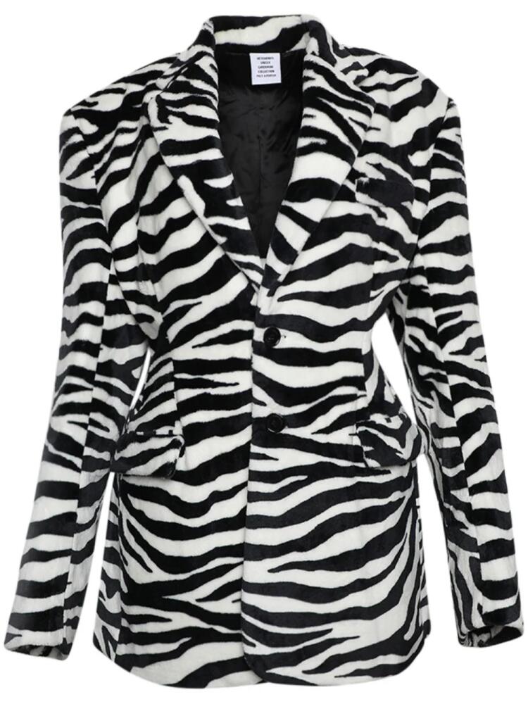 VETEMENTS oversize-shoulder zebra-print blazer - White Cover