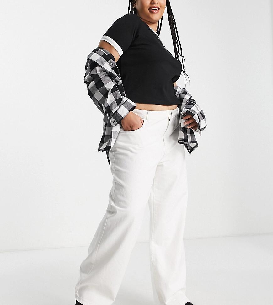 Noisy May Curve Amanda wide leg jeans in white Cover